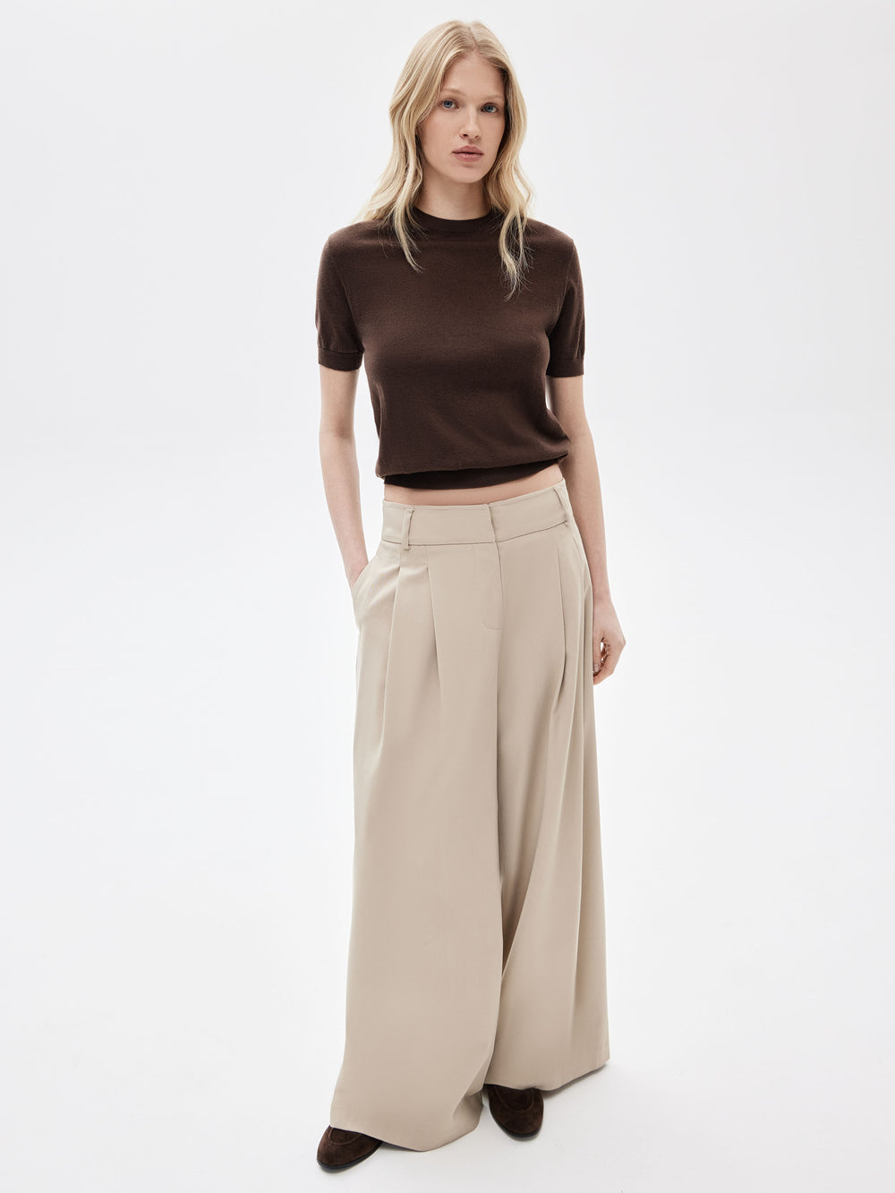 Wide-leg trousers